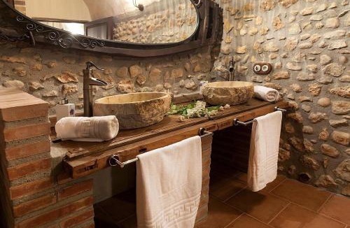Ventallo Apartment | VentallóLEscala. WiFi. Rooftop w stunning views