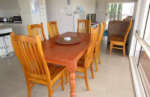 Port Vincent House | Ventnor Rise ~ Large back Deck , Room to move!