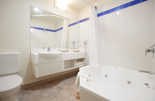 Hamilton Hotel | Ventura Inn & Suites Hamilton