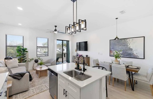 Ballast Point House | Ventus Residences 4 King Suites The Overlook