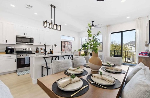 Ballast Point House | Ventus Residences 4 King Suites The Overlook