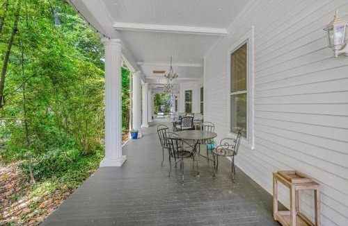 Senoia Hotel | Veranda Historic Inn