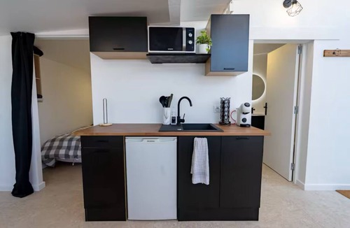 La Peyrade Apartment | Veranda Pia