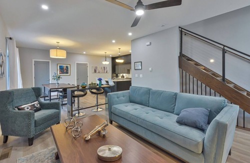 Home Park House | Veranda with skyline views