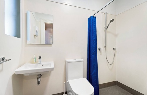 Newton Hostel | Verandahs Parkside Lodge - Hostel