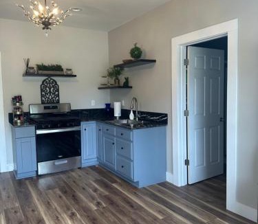 Morris House | Verbena Cottage