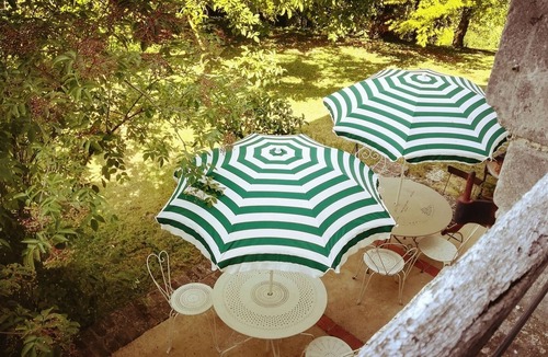 Chivres-Val House | Verdonne field.