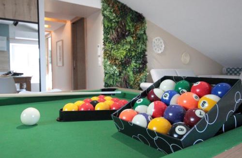 Verdun Apartment | Verdun Centre - Full climatisation - 3 chambres - 7 couchages - 10 personnes - Parking Proche - Terrain 800m2 - Balnéothérapie - Air de jeux extérieurs - TOP CONFORT - Géré par PrestaZen'Services