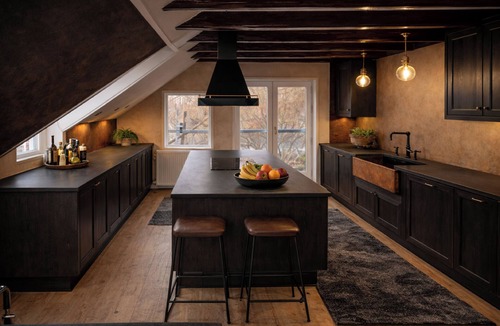 Aalborg Midtby Bed & Breakfast | Vermillion Autumn Suites