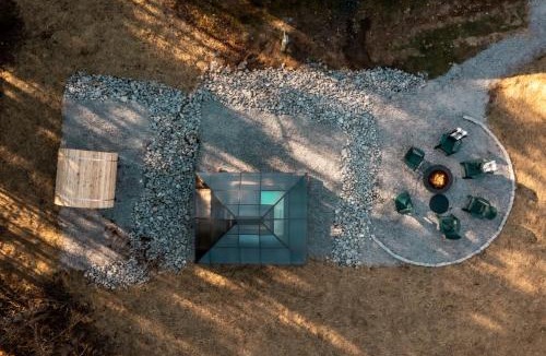 Jamaica Ski Chalet | Vermont A-Frame Hot Tub, Sauna, Fire Pit Sleeps 10 Near Stratton