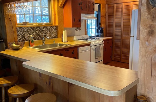 West Dover Ski Chalet | Vermont chalet near beautiful Mount Snow and the quaint town of Wilmington