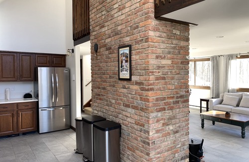Forest Farms House | Vermont Charm: A/C, Hot Tub, Epic Stratton Mountain Views
