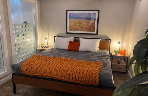 Guilford House | Vermont Mirror House