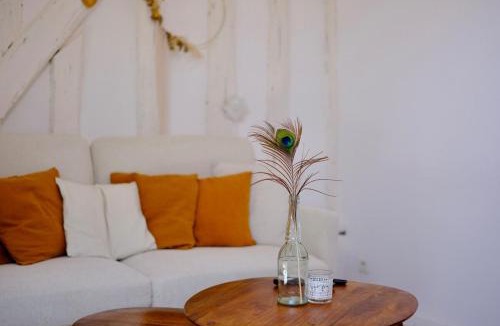 Verneuil-sur-Avre Apartment | Verneuil sur Avre - Romantic room