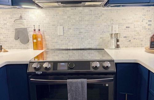 Vernon Valley House | Vernon Cozy 2BD Pet-Friendly Mountain Creek