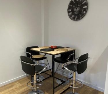 Vernon Apartment | Vernon, Le Donalice