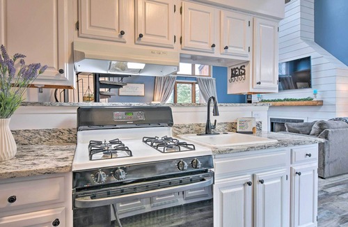 Vernon House | Vernon Township Home w/Deck on Golf Course