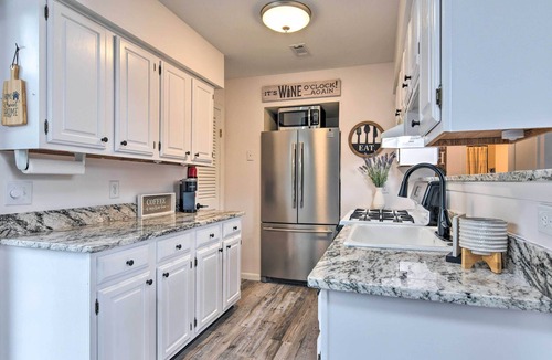 Vernon House | Vernon Township Home w/Deck on Golf Course