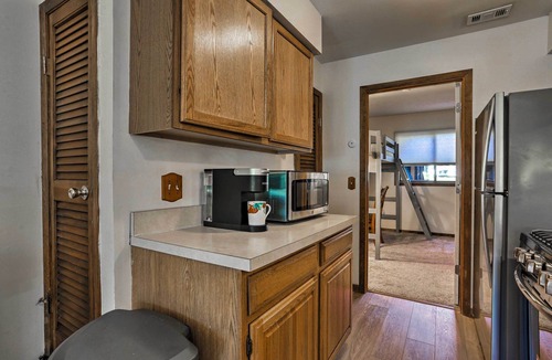 Vernon Condo | Vernon Township Condo Near Golfing + Skiing!