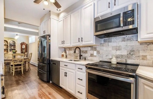 Glenwood House | Vernon Twp Hidden Oasis