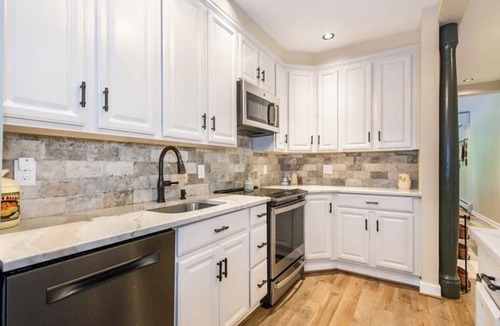 Glenwood House | Vernon Twp Hidden Oasis