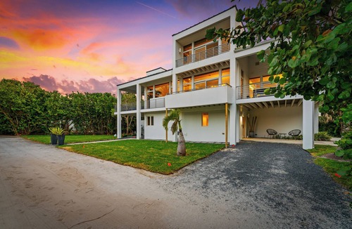 Summerplace House | Vero Beach/Beach Access, Ocean Views & Fire Pit