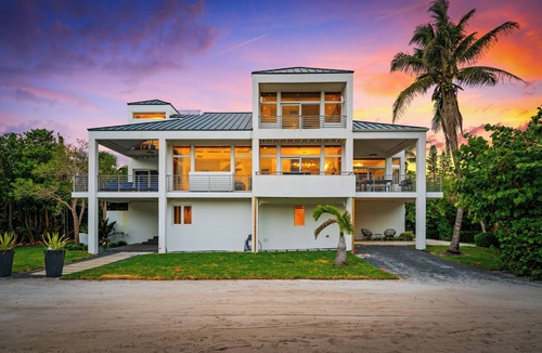 Summerplace House | Vero Beach/Beach Access, Ocean Views & Fire Pit