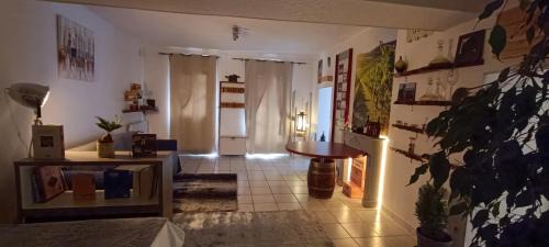 Le Puy-Notre-Dame Apartment | Verrecheznous-lepuy
