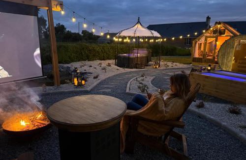Terre-et-Marais Other | Verrière insolite avec jacuzzi et sauna