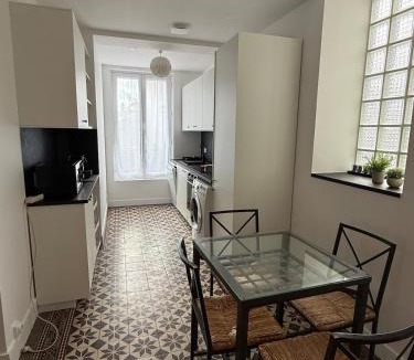 Le Chesnay Apartment | Versailles, 4-person ground-floor apartment