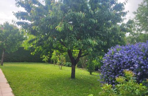 17th Arrondissement Batignolles-Monceau Villa | Versailles countryside Villa Golf