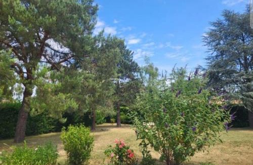 17th Arrondissement Batignolles-Monceau Villa | Versailles countryside Villa Golf