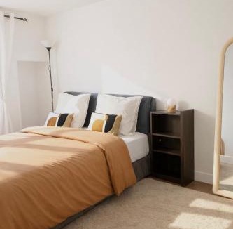 Saint-Louis Apartment | Versailles St Louis - Cosy lit queen à 5min du château