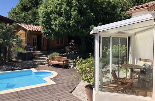 Sommieres Villa | Very Beautiful Villa Standing with pool and sauna.