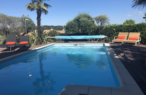 Sommieres Villa | Very Beautiful Villa Standing with pool and sauna.