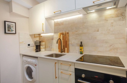 Cambridge Apartment | Very best location - Large Luxury Studio by river