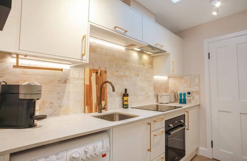 Cambridge Apartment | Very best location - Large Luxury Studio by river