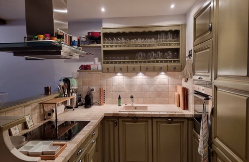 Verbier Condo | Very central 2 bedroom flat with kitchen, semi-private pool/gym/sauna, views