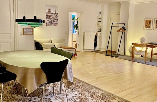 Copenhagen City Centre Condo | Very Central Location. Home away from home. Cosy large city center apartment