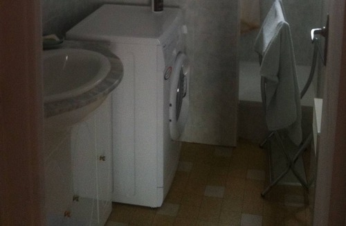Marignane Apartment | Very central, near airport and TGV station