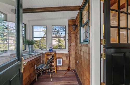 Fifth Ward Apartment | Very Charming 1-bedroom apartment near downtown and beaches