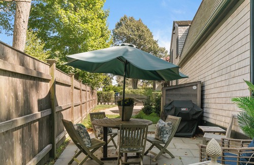 Fifth Ward Apartment | Very Charming 1-bedroom apartment near downtown and beaches