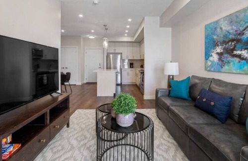 Southwest Calgary Apartment | Very Clean 2 BED {Min To Chinook Mall} U/G Parking