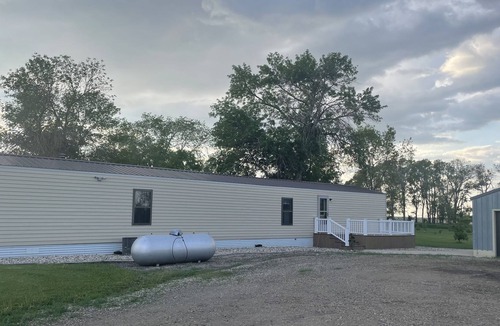 Faulkton House | Very clean comfortable rural living