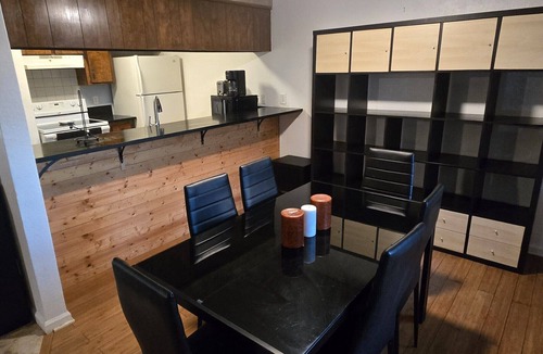 Euless Apartment | Very close to everything, minutes to airport, theme park, Dallas Cowboy Stadium.
