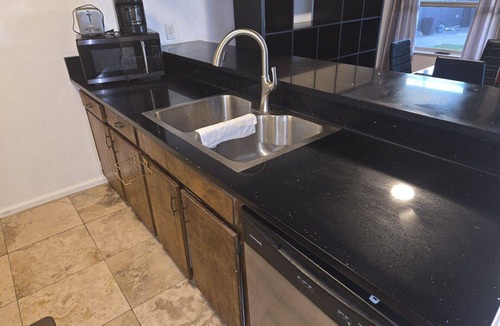 Euless Apartment | Very close to everything, minutes to airport, theme park, Dallas Cowboy Stadium.