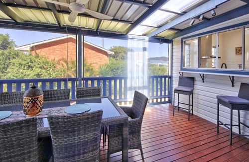 South West Rocks House | Very comfortable, pet friendly home located a short stroll from the beach.