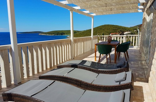 Milna Apartment | Very comfortable and well-kept apartment with 75m² living space