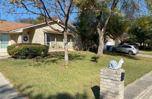 North San Antonio - SAT House | Very comfortable house (1900 sqft), near airport, 281 and 1604. 4b/2ba 8 guests