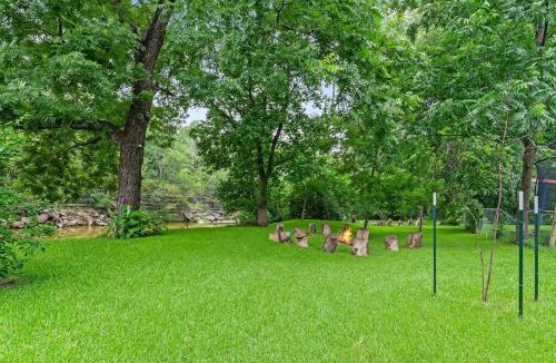 University Hills House | Very Cozy Home On a Creek - Sleeps 8